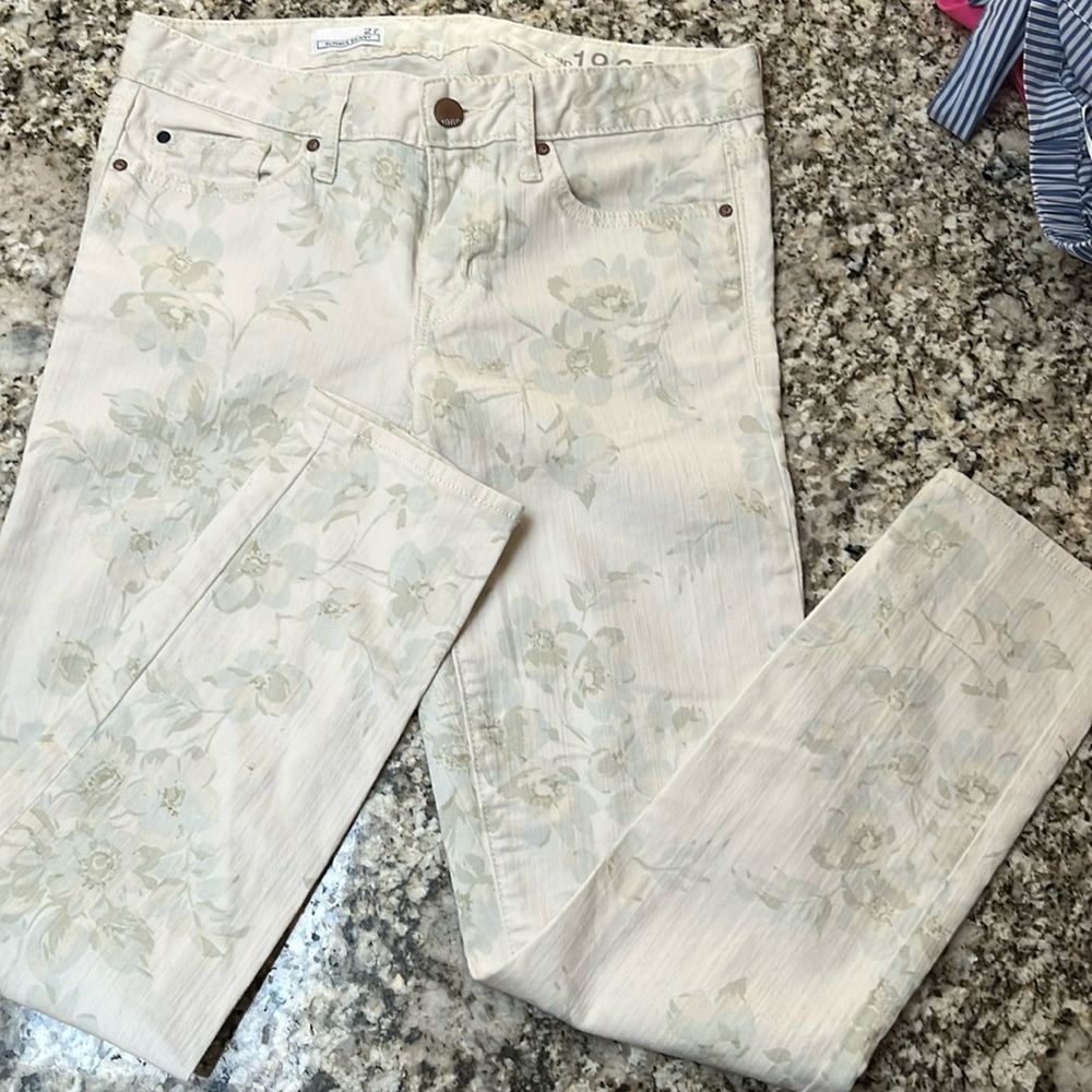 GAP 1969, Low Rise, Light Beige Floral, Always Skinny Jeans, Sz 27
